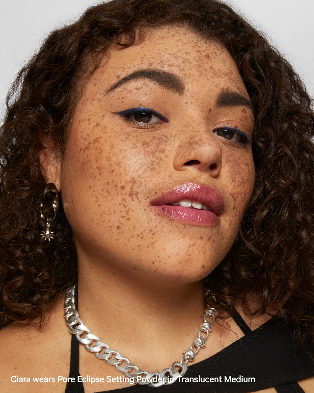 Pore Eclipse Matte Translucent Setting Powder Medium Portrait Ciara | Milk Makeup
